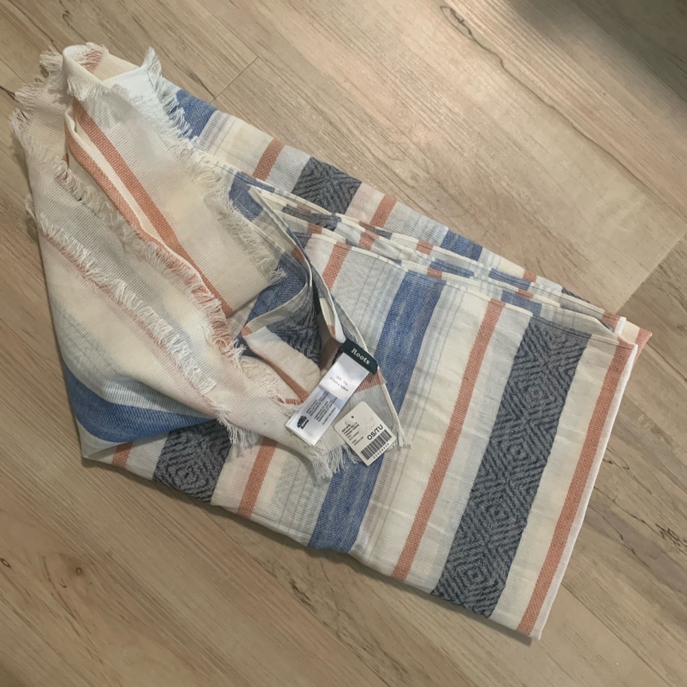 Large Roots Scarf